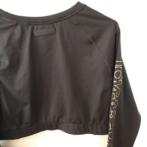 Cropped tee